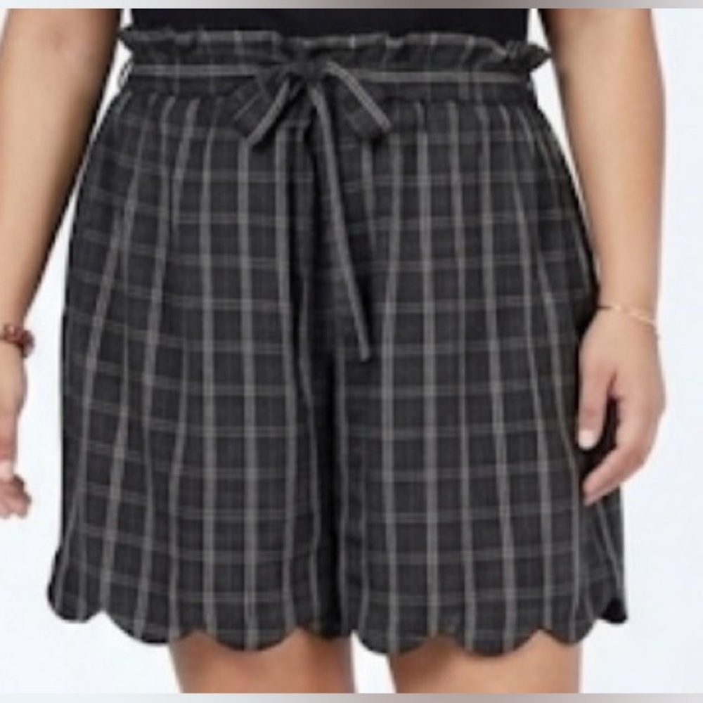 $8 sale Monteau Trendy plus size shorts size 1X